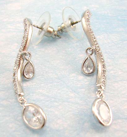 wholesale jewelry online shop distribute top fashion design of white gold cz earring with rounded diamond