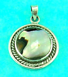 inexpensive online wholesale jewelry shop delivers stylish rounded seashell pendant 