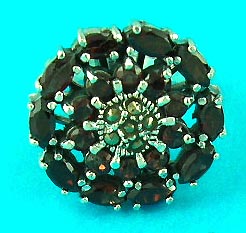 jewelry finding cheap store distribute gemstone inlaid fashion ring in unique shape    