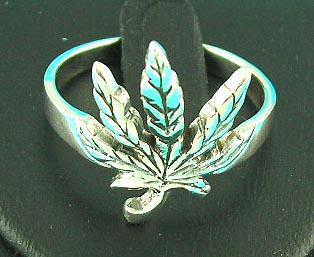 eastern ring jewelry safehouse displays maple leaf design ring, perfect for nature lovers 